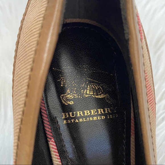 BURBERRY Nova Check Buckle Pump 7.5 - Picture 4 of 10